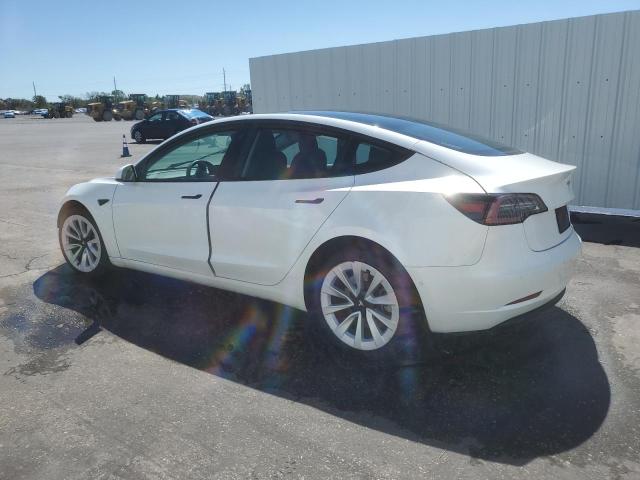 5YJ3E1EA3NF370180 - 2022 TESLA MODEL 3 WHITE photo 2