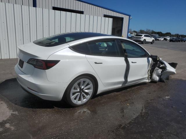5YJ3E1EA3NF370180 - 2022 TESLA MODEL 3 WHITE photo 3