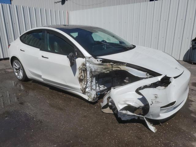 5YJ3E1EA3NF370180 - 2022 TESLA MODEL 3 WHITE photo 4