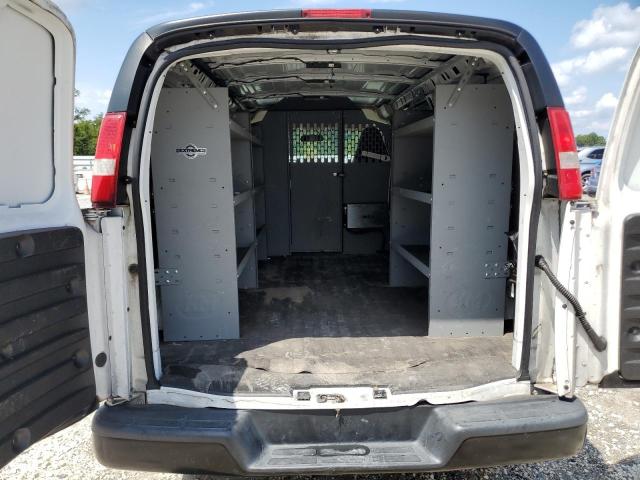 1GCWGAFP6J1344881 - 2018 CHEVROLET EXPRESS G2500 WHITE photo 10