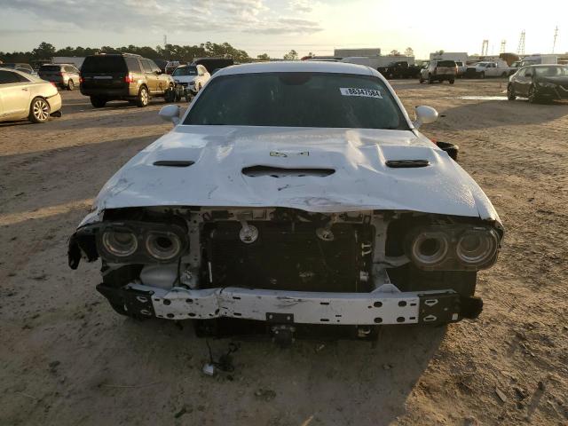 2C3CDZFJ8PH575074 - 2023 DODGE CHALLENGER R/T SCAT PACK WHITE photo 5