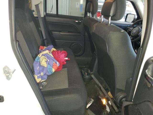 1C4NJPBA8HD145762 - 2017 JEEP PATRIOT SPORT WHITE photo 11