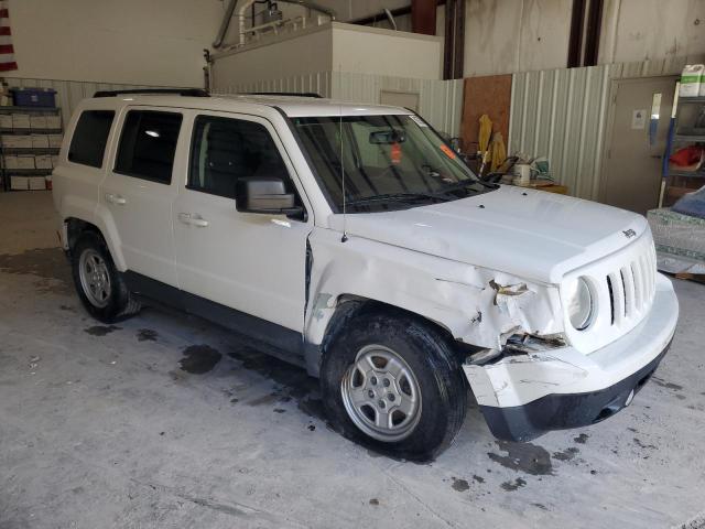 1C4NJPBA8HD145762 - 2017 JEEP PATRIOT SPORT WHITE photo 4