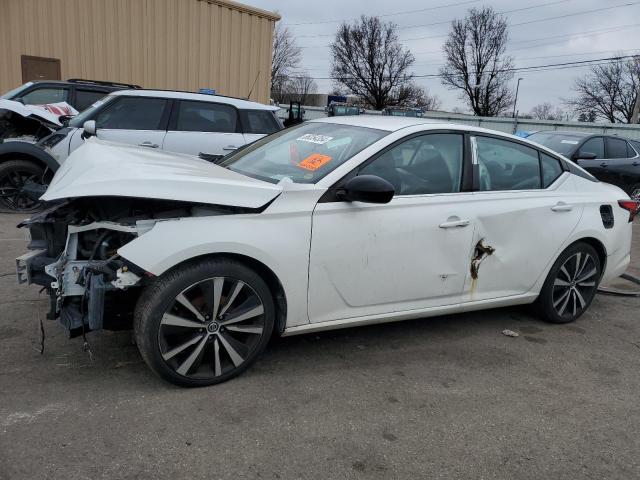 1N4BL4CV1KC155985 - 2019 NISSAN ALTIMA SR WHITE photo 1