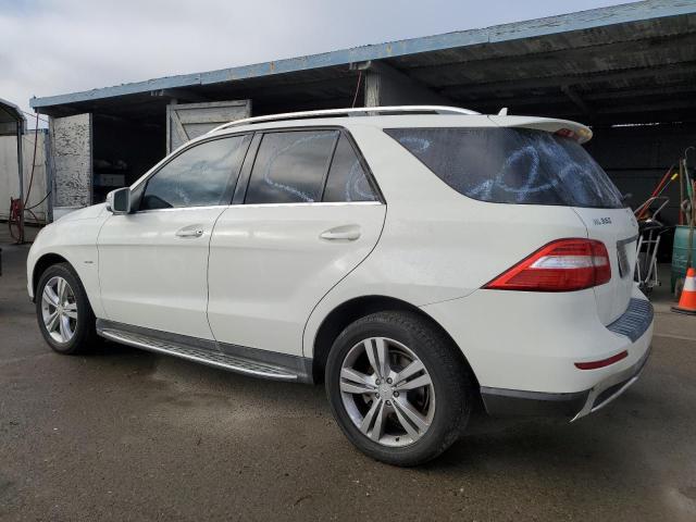 4JGDA5HBXCA014922 - 2012 MERCEDES-BENZ ML 350 4MATIC WHITE photo 2