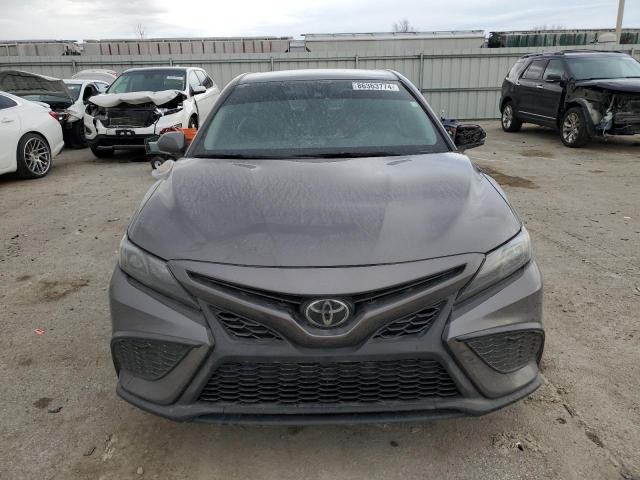 4T1G11AK9RU859297 - 2024 TOYOTA CAMRY SE NIGHT SHADE GRAY photo 5