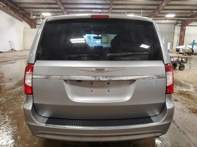 2C4RC1CG2FR582579 - 2015 CHRYSLER TOWN & COU TOURING L GRAY photo 6