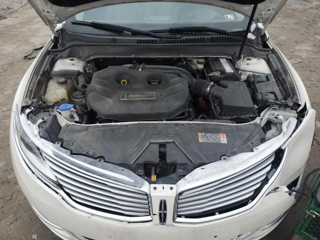 3LN6L2J90GR618452 - 2016 LINCOLN MKZ WHITE photo 11