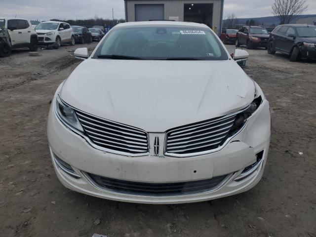 3LN6L2J90GR618452 - 2016 LINCOLN MKZ WHITE photo 5