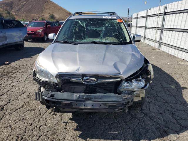JF2SJAFC2GH525832 - 2016 SUBARU FORESTER 2.5I PREMIUM SILVER photo 5