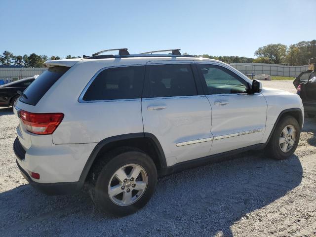 1C4RJFAG3DC513203 - 2013 JEEP GRAND CHER LAREDO WHITE photo 3