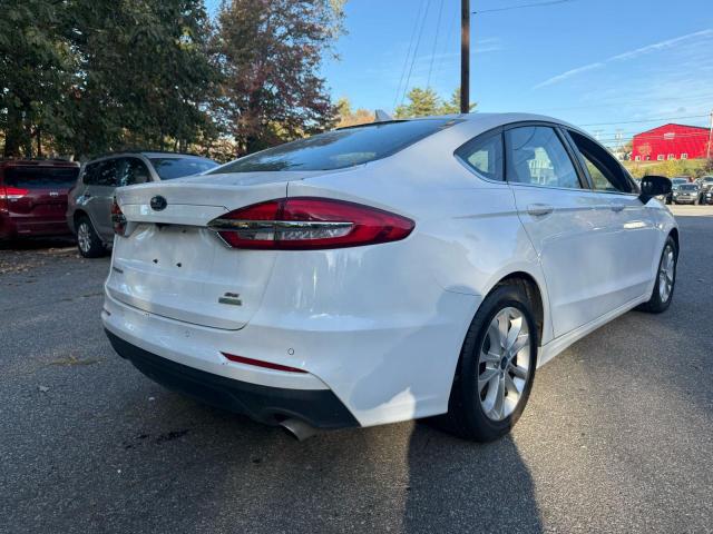 3FA6P0HD0KR203394 - 2019 FORD FUSION SE 白色 照片 4