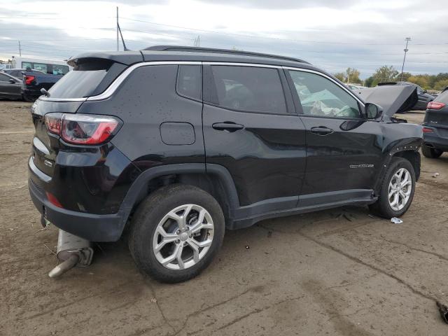 3C4NJDBN6RT109582 - 2024 JEEP COMPASS LATITUDE Schwarz Foto 3