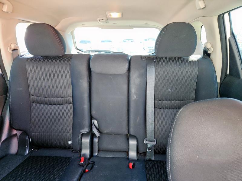 5N1AT2MT5KC745982 - 2019 NISSAN ROGUE S 白色 照片 10