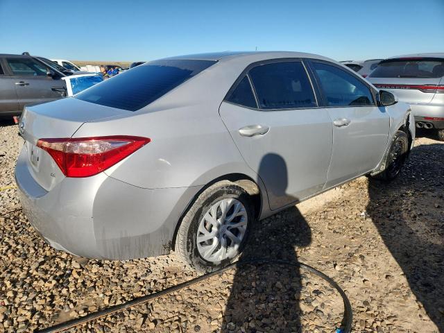 5YFBURHE1JP803070 - 2018 TOYOTA COROLLA L SILVER photo 3