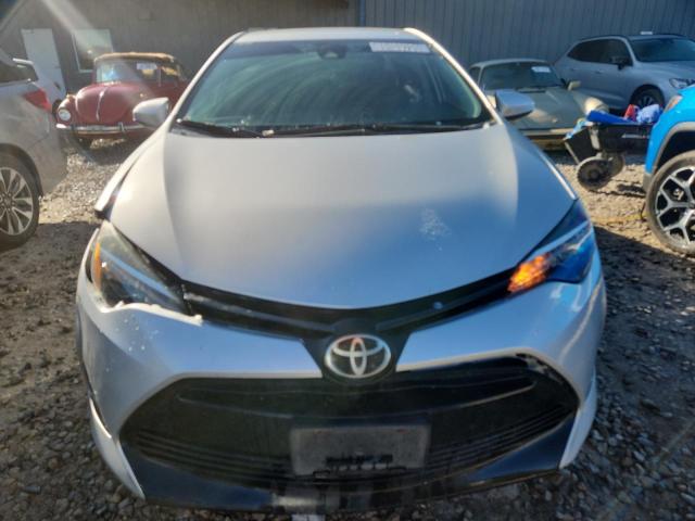 5YFBURHE1JP803070 - 2018 TOYOTA COROLLA L SILVER photo 5