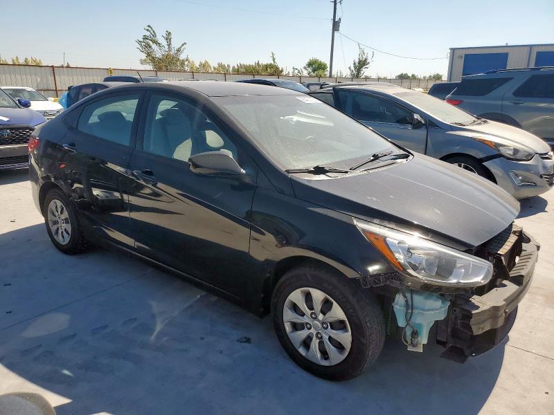 KMHCT4AE6HU353879 - 2017 HYUNDAI ACCENT SE შავი ფოტო 4