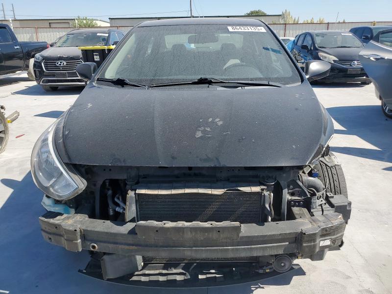 KMHCT4AE6HU353879 - 2017 HYUNDAI ACCENT SE შავი ფოტო 5