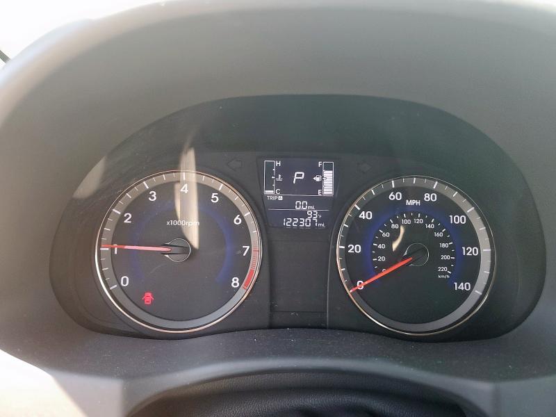 KMHCT4AE6HU353879 - 2017 HYUNDAI ACCENT SE შავი ფოტო 9