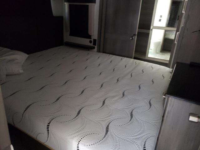 4YDF3932XL4703327 - 2020 KEYSTONE MONTANA WHITE photo 5