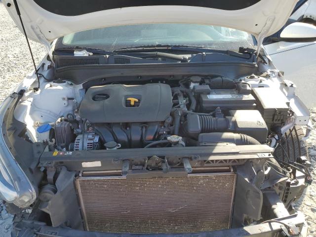 3KPF24AD4KE020713 - 2019 KIA FORTE FE WHITE photo 11