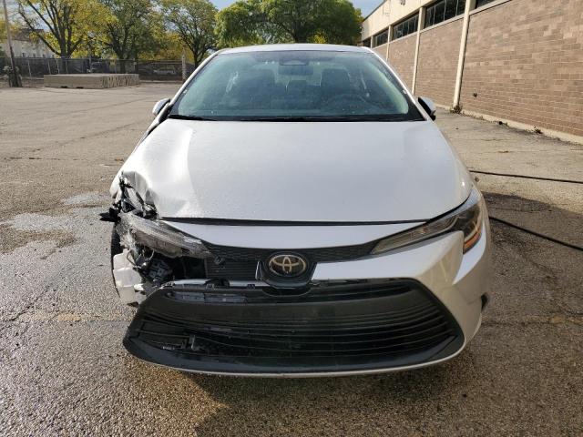 5YFB4MDE6RP101024 - 2024 TOYOTA COROLLA LE 银色 照片 5