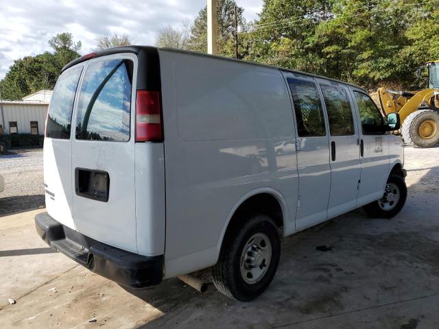 1GCWGFBA6B1122891 - 2011 CHEVROLET EXPRESS G2 WHITE photo 3