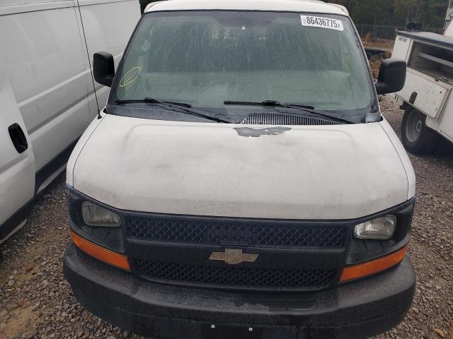 1GCWGFBA6B1122891 - 2011 CHEVROLET EXPRESS G2 WHITE photo 5