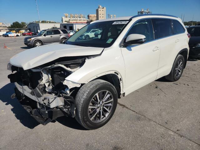 2017 TOYOTA HIGHLANDER SE, 