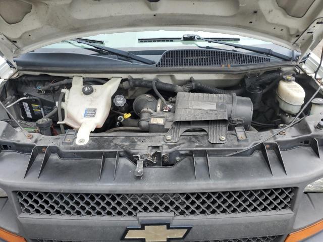 1GCWGFBA6B1102575 - 2011 CHEVROLET EXPRESS G2 WHITE photo 12