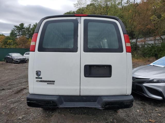 1GCWGFBA6B1102575 - 2011 CHEVROLET EXPRESS G2 WHITE photo 6
