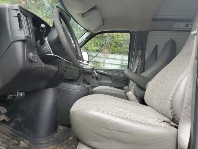 1GCWGFBA6B1102575 - 2011 CHEVROLET EXPRESS G2 WHITE photo 7