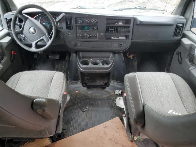 1GCWGFBA6B1102575 - 2011 CHEVROLET EXPRESS G2 WHITE photo 8