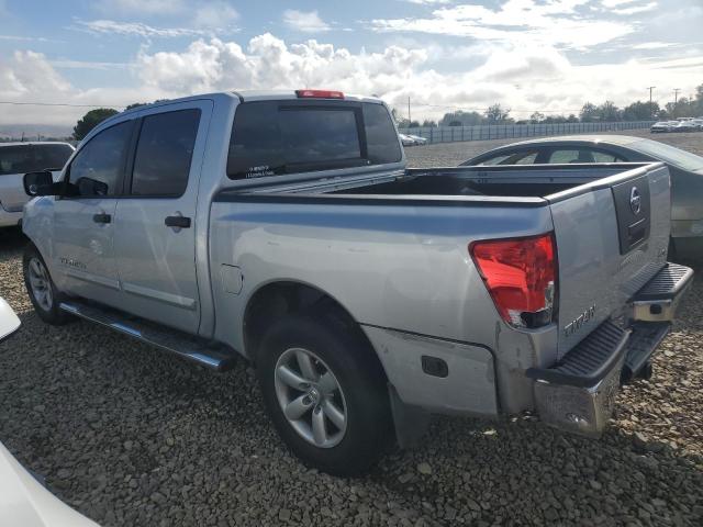 1N6AA0EDXCN322310 - 2012 NISSAN TITAN S Silber Foto 2
