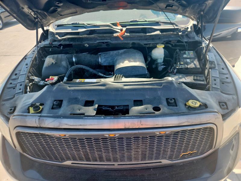 1C6RR6GG0JS126794 - 2018 RAM 1500 SLT Schwarz Foto 11