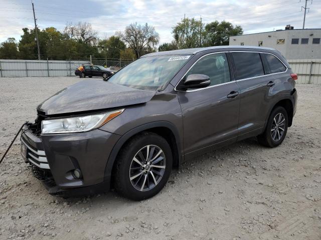 2017 TOYOTA HIGHLANDER SE, 