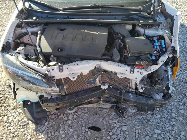 5YFBURHE7JP773783 - 2018 TOYOTA COROLLA L WHITE photo 11