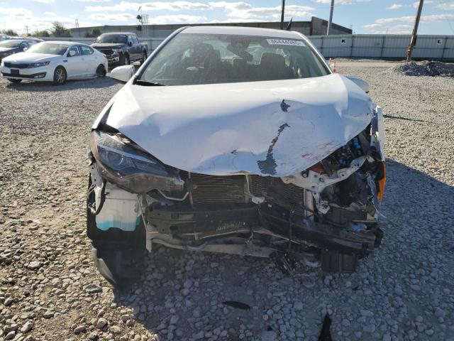 5YFBURHE7JP773783 - 2018 TOYOTA COROLLA L WHITE photo 5