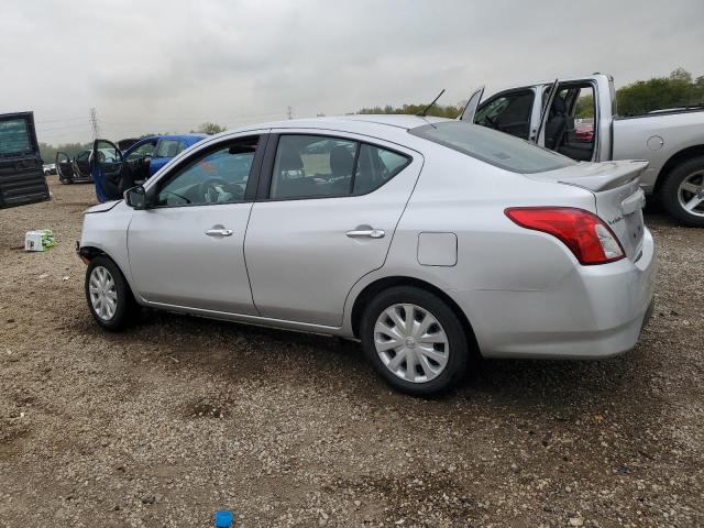 3N1CN7AP4KL877229 - 2019 NISSAN VERSA S Gümüş foto 2