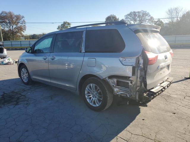 5TDYZ3DC3HS885401 - 2017 TOYOTA SIENNA XLE 银色 照片 2