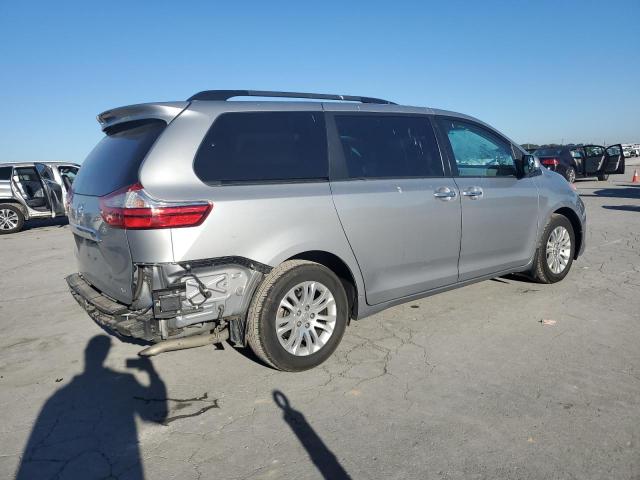 5TDYZ3DC3HS885401 - 2017 TOYOTA SIENNA XLE 银色 照片 3
