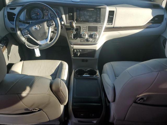 5TDYZ3DC3HS885401 - 2017 TOYOTA SIENNA XLE 银色 照片 8