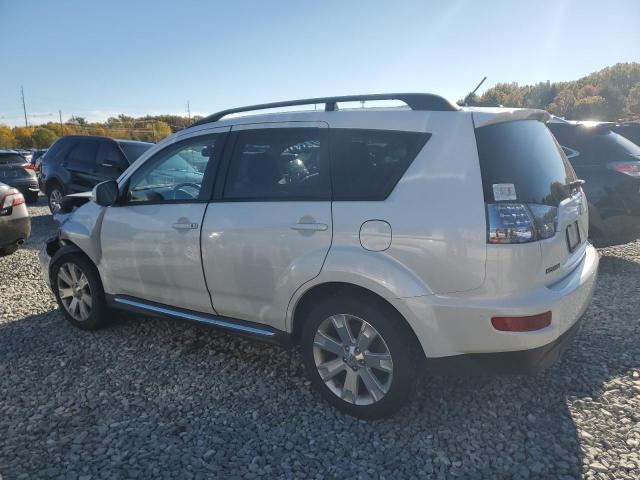 JA4JT3AW3DU002382 - 2013 MITSUBISHI OUTLANDER SE WHITE photo 2