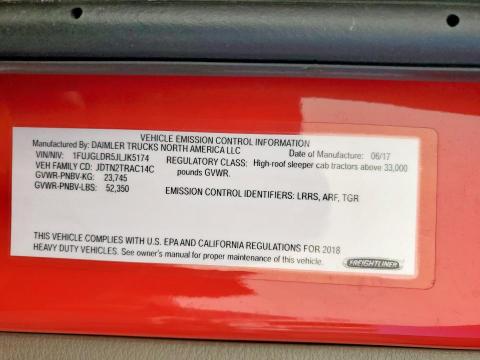 1FUJGLDR5JLJK5174 - 2018 FREIGHTLINER CASCADIA 1 RED photo 10