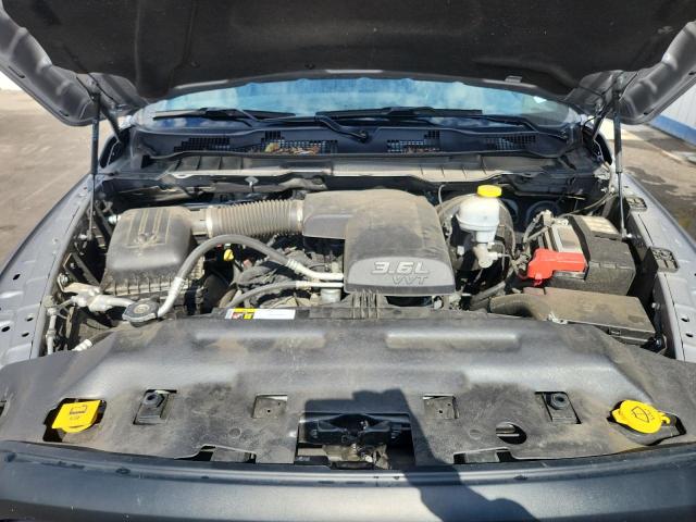 1C6RR7LGXRS148678 - 2024 RAM 1500 CLASS SLT Srebrny zdjęcie 11