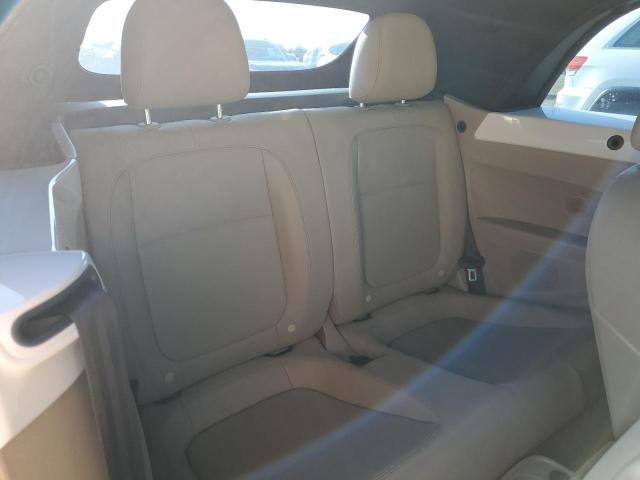 3VW5P7AT3DM830233 - 2013 VOLKSWAGEN BEETLE WHITE photo 10