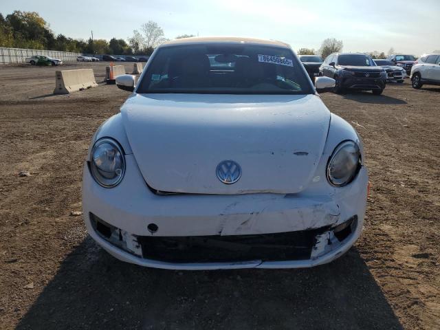 3VW5P7AT3DM830233 - 2013 VOLKSWAGEN BEETLE WHITE photo 5