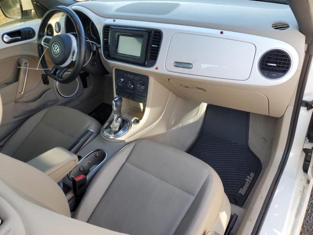 3VW5P7AT3DM830233 - 2013 VOLKSWAGEN BEETLE WHITE photo 8