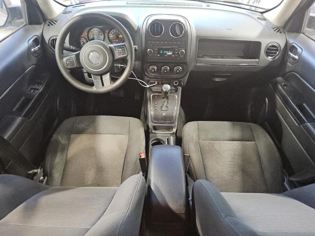 1C4NJPBA6HD211788 - 2017 JEEP PATRIOT SPORT SILVER photo 8