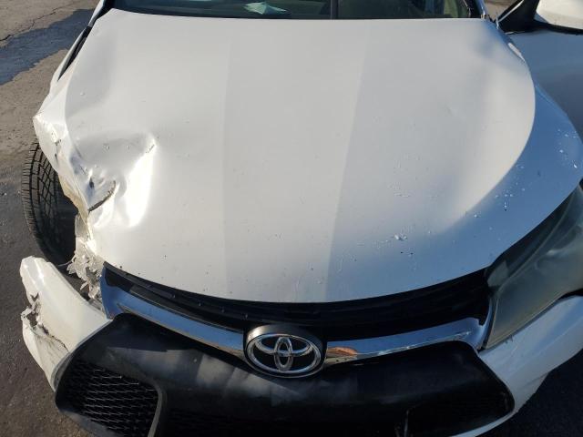 4T1BF1FK8FU040619 - 2015 TOYOTA CAMRY LE 白色 照片 11